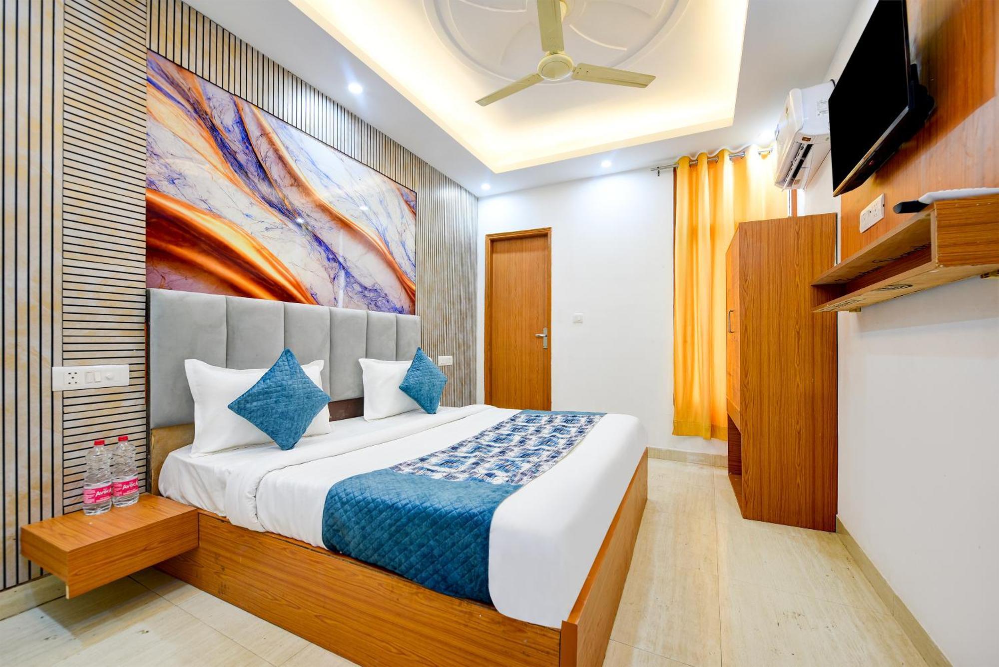Hotel Galaxy Near Delhi Airport 뉴델리 외부 사진