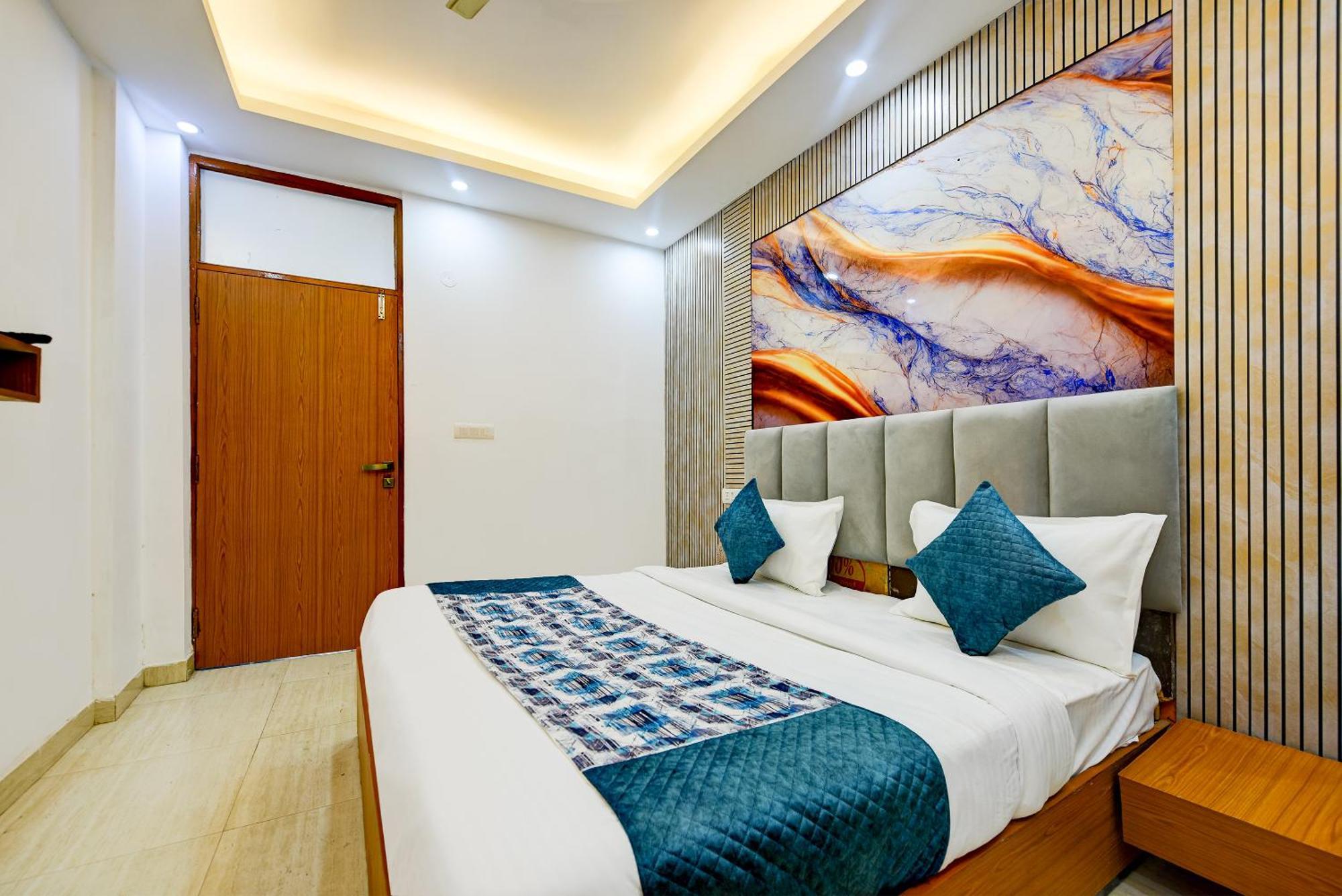 Hotel Galaxy Near Delhi Airport 뉴델리 외부 사진