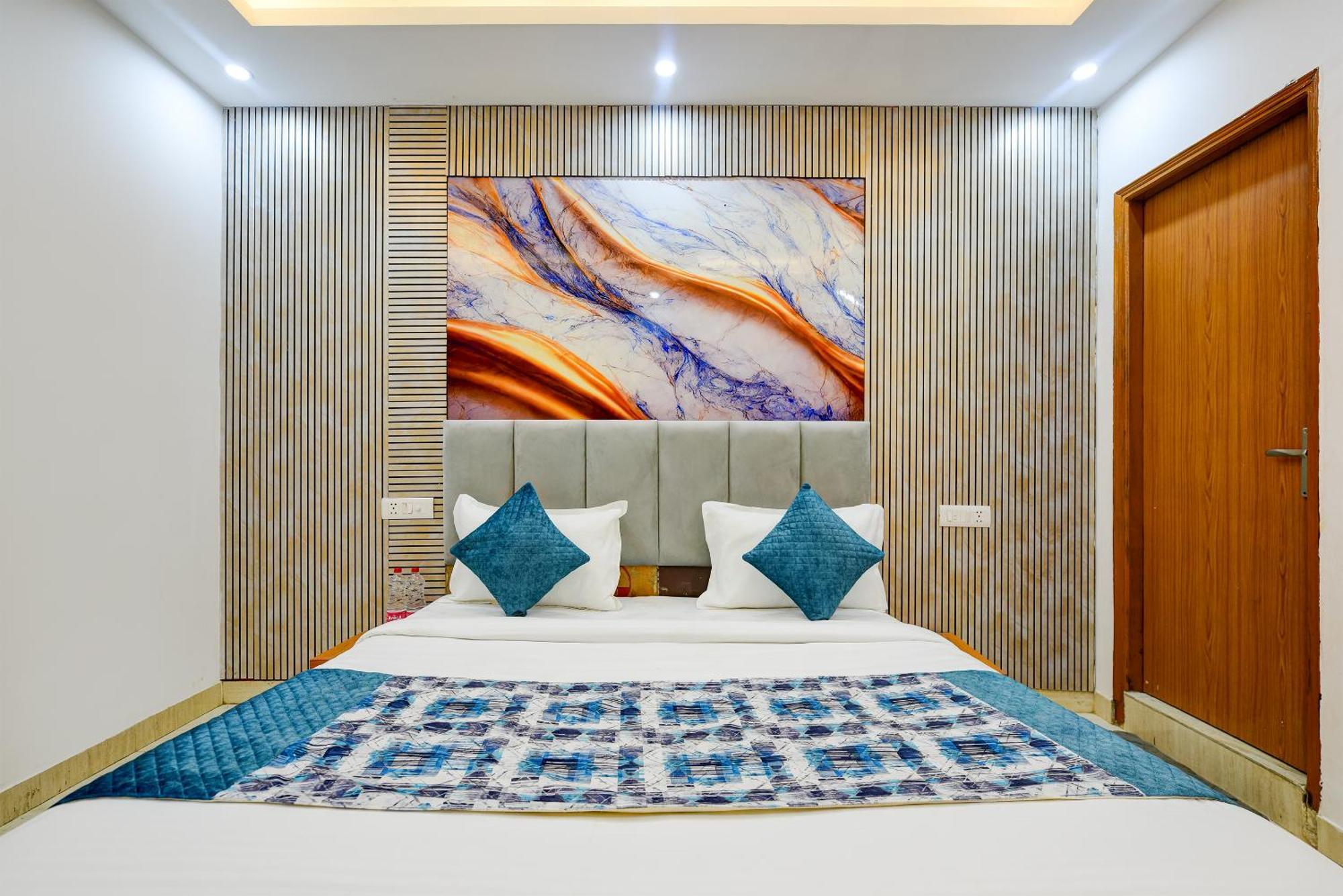 Hotel Galaxy Near Delhi Airport 뉴델리 외부 사진